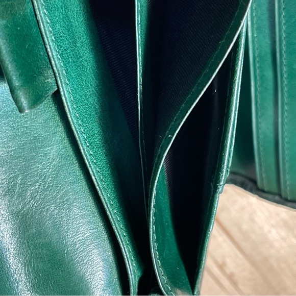 Abas Avatar Alligator embossed green leather trifold wallet/organizer - Picture 12 of 16